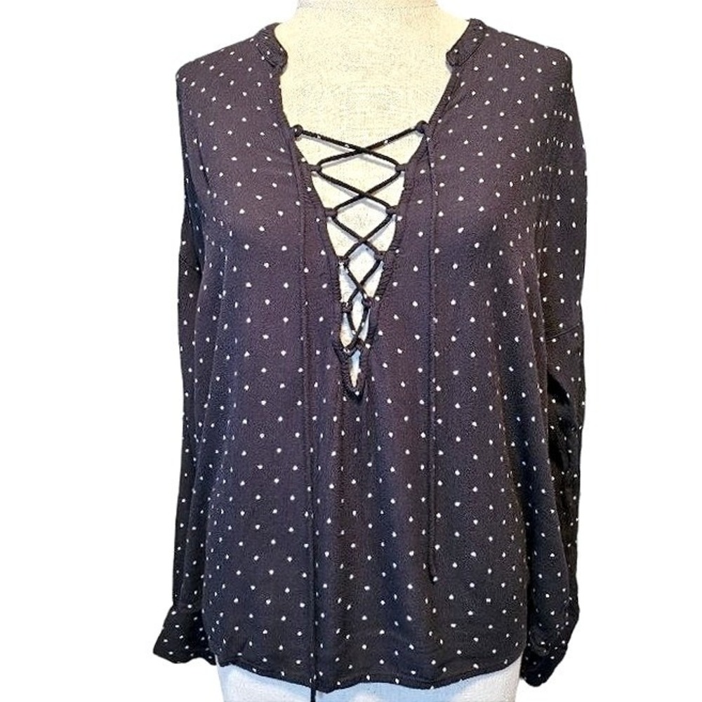 Billabong Lace up polkadot blouse size Medium‎ Blue long sleeve